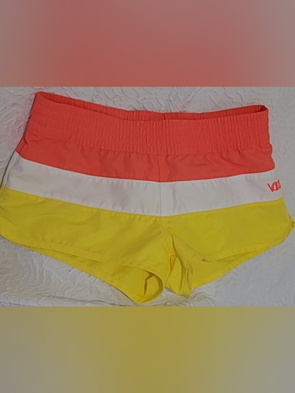 Volcom 💎Colorblock Bike Shorts in Coral, White & Yellow